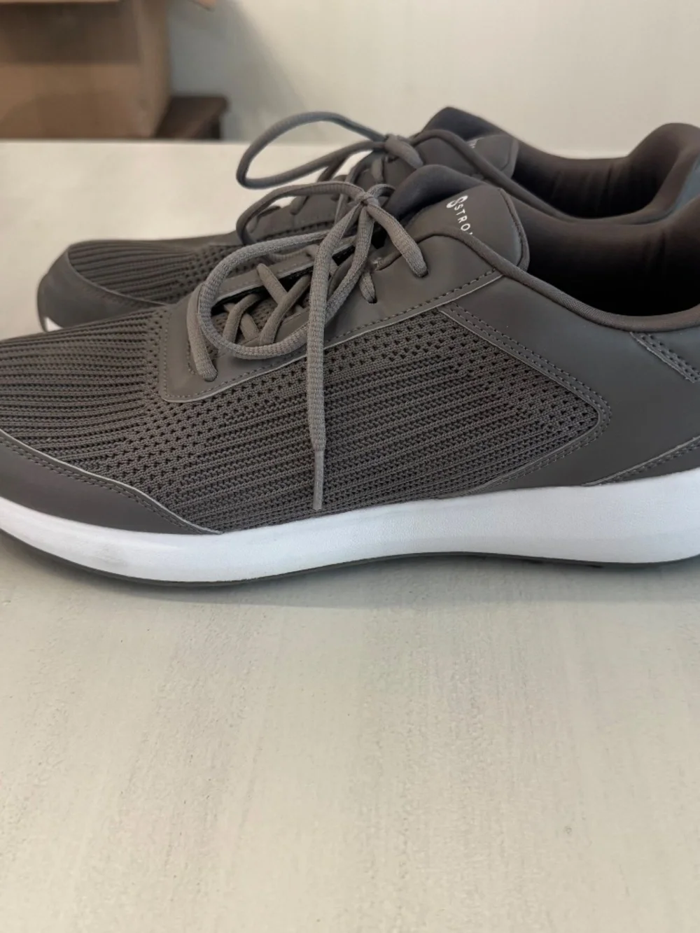 Stroll Golf Men's Gray & White Lightweight Athletic Lace Up Sneakers Sz 13 GUC